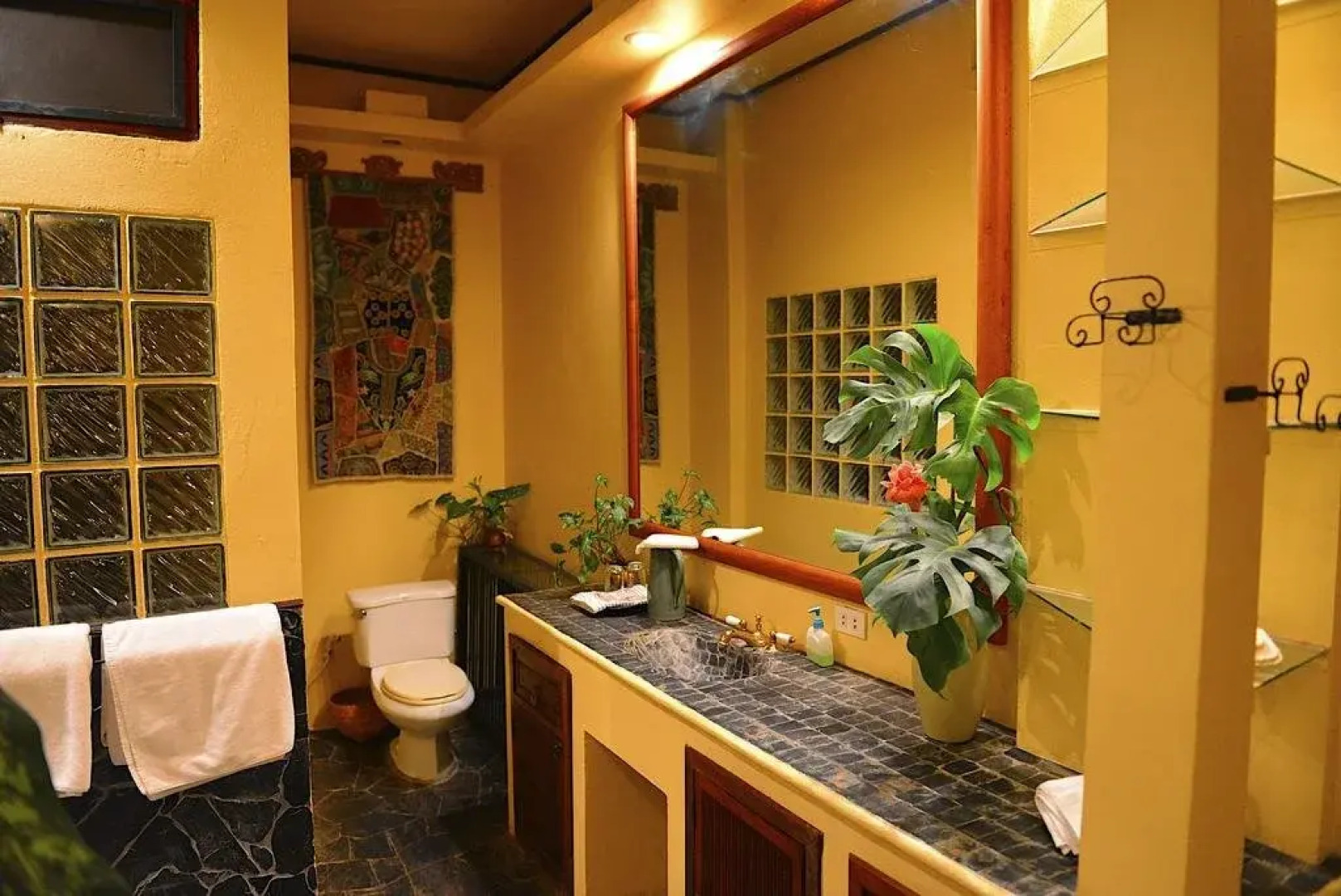 Away Chiang Kham Villa