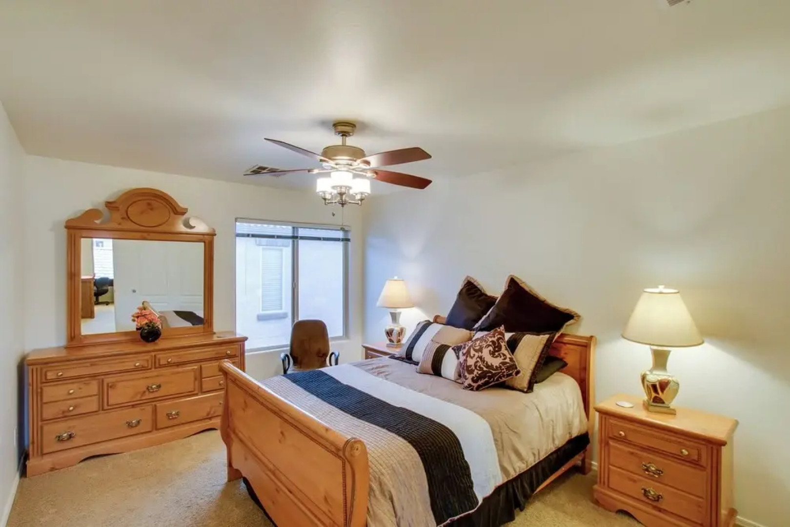 San Tan Mountain Escape w/ Patio & Pool Access!