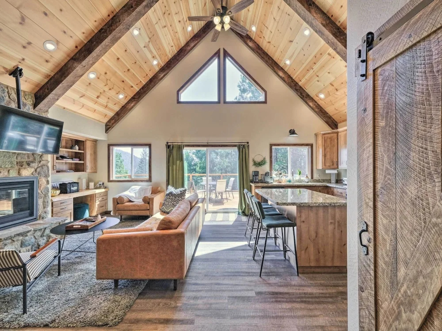 Luxury Retreat: Custom Mi-wuk Village Cabin!