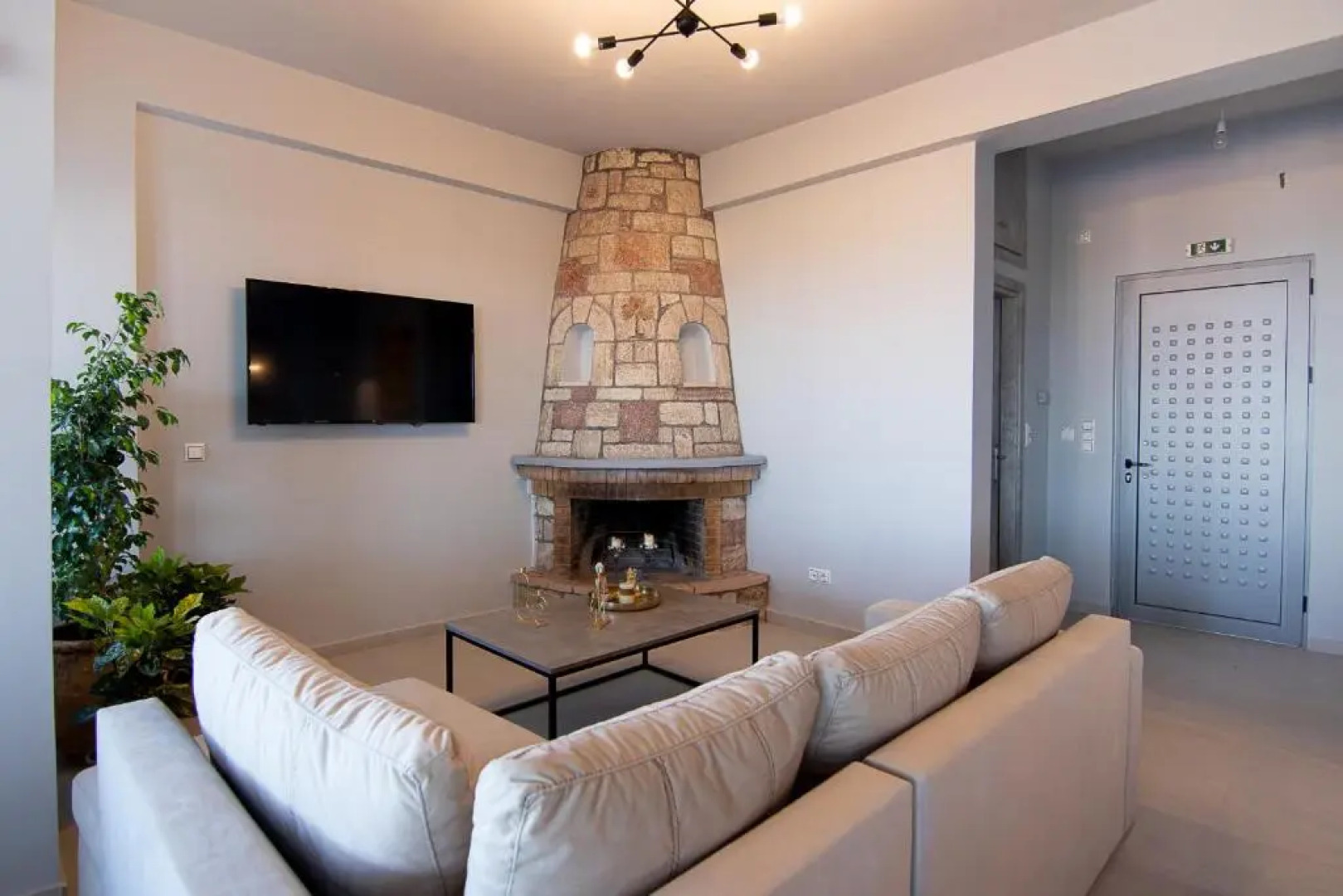 Georgianna's suite with private pool , 'greysuite'