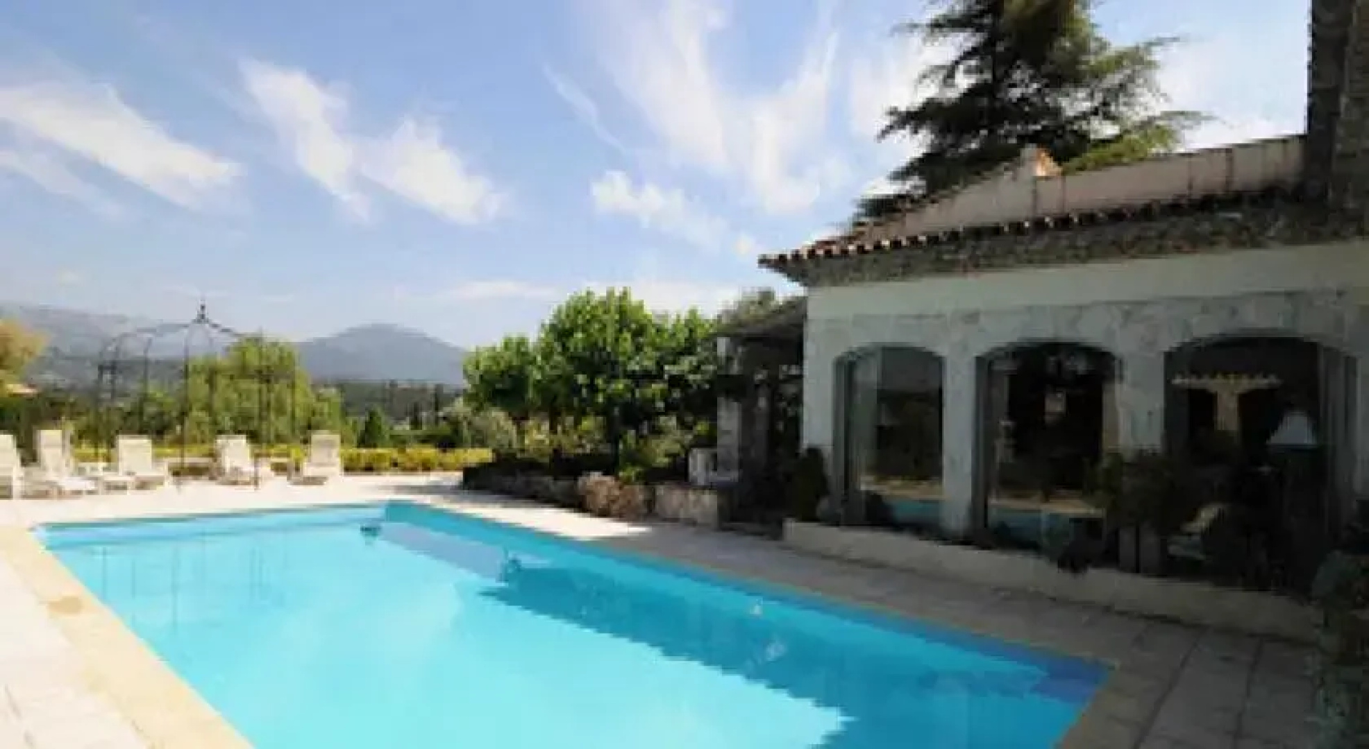 Cerise Villa