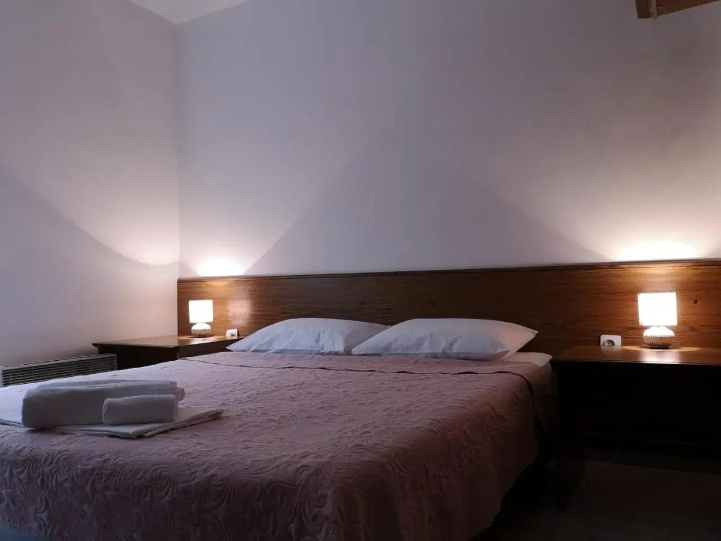 Guest House Tiha noć