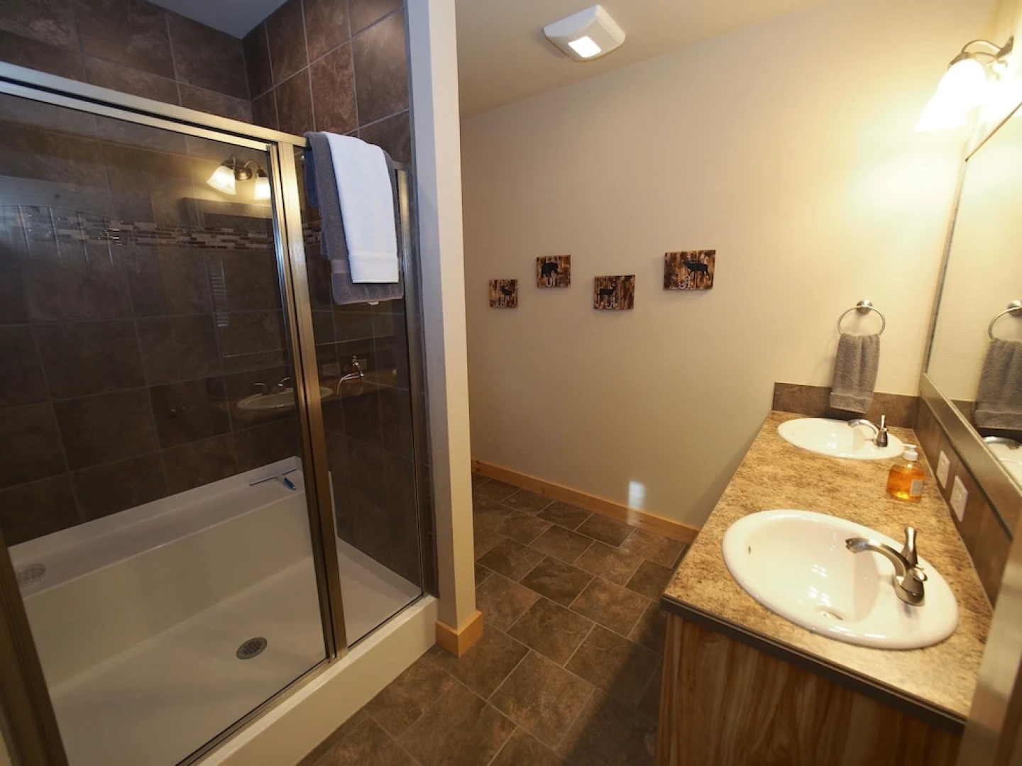 12907 Nathrop - 4 Bedroom Cabin