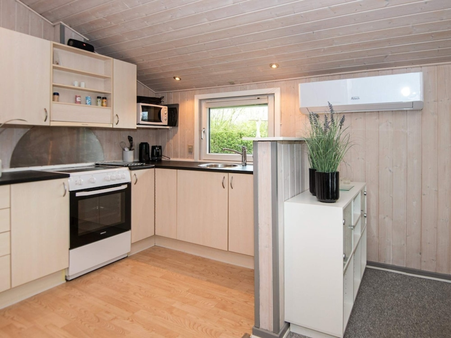 6 Person Holiday Home in Hemmet