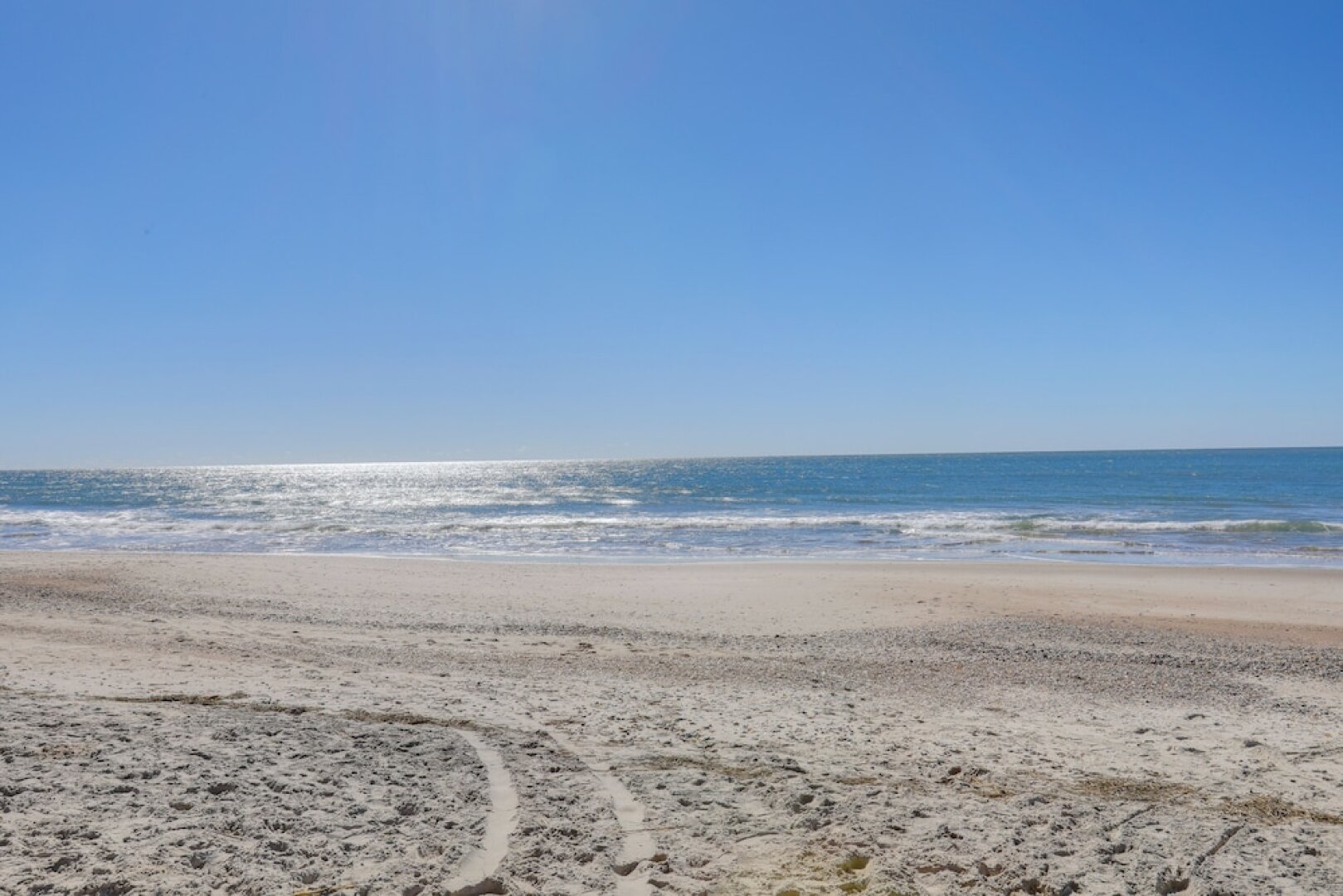 Pine Knoll Shores Getaway - Walk to Beach!
