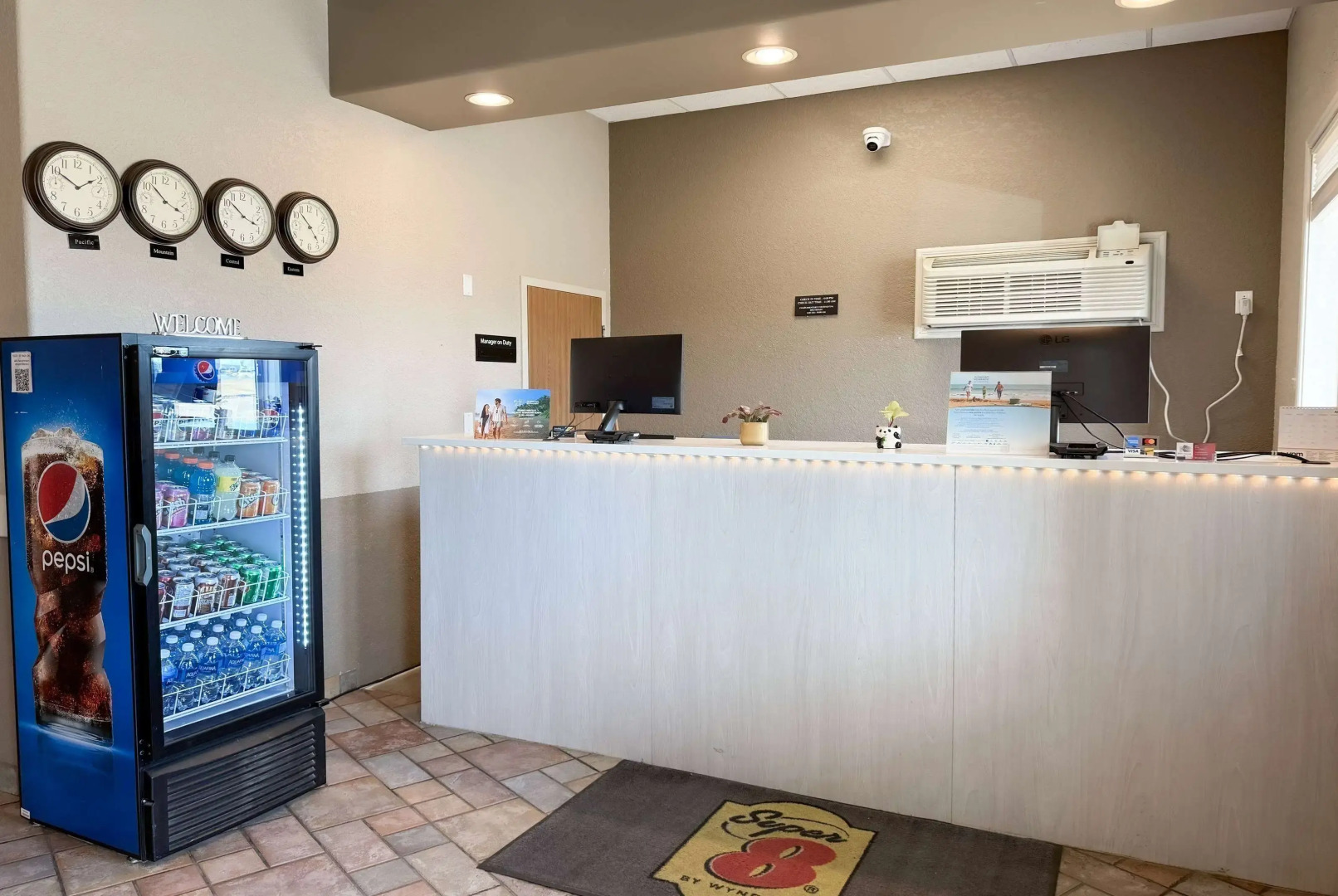 Super 8 by Wyndham Medicine Hat AB