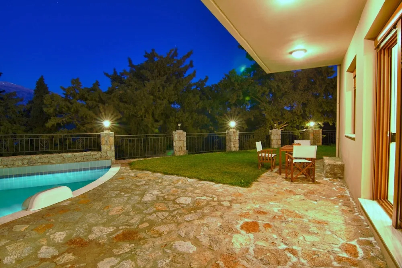 Petrochori Apart-Hotel