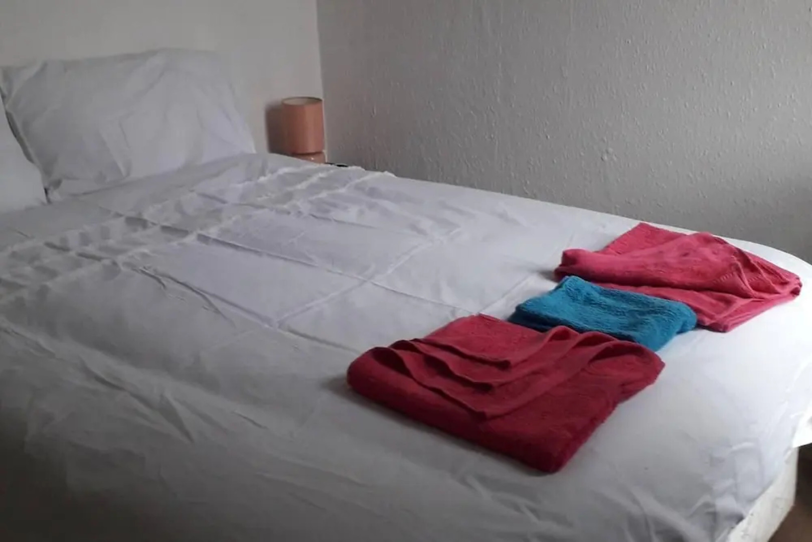 Grand 4-bed Quasi Semi House in Manchester