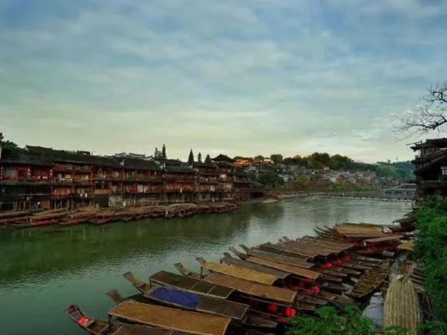 Yiju Mansion Zuanshanbao Branch