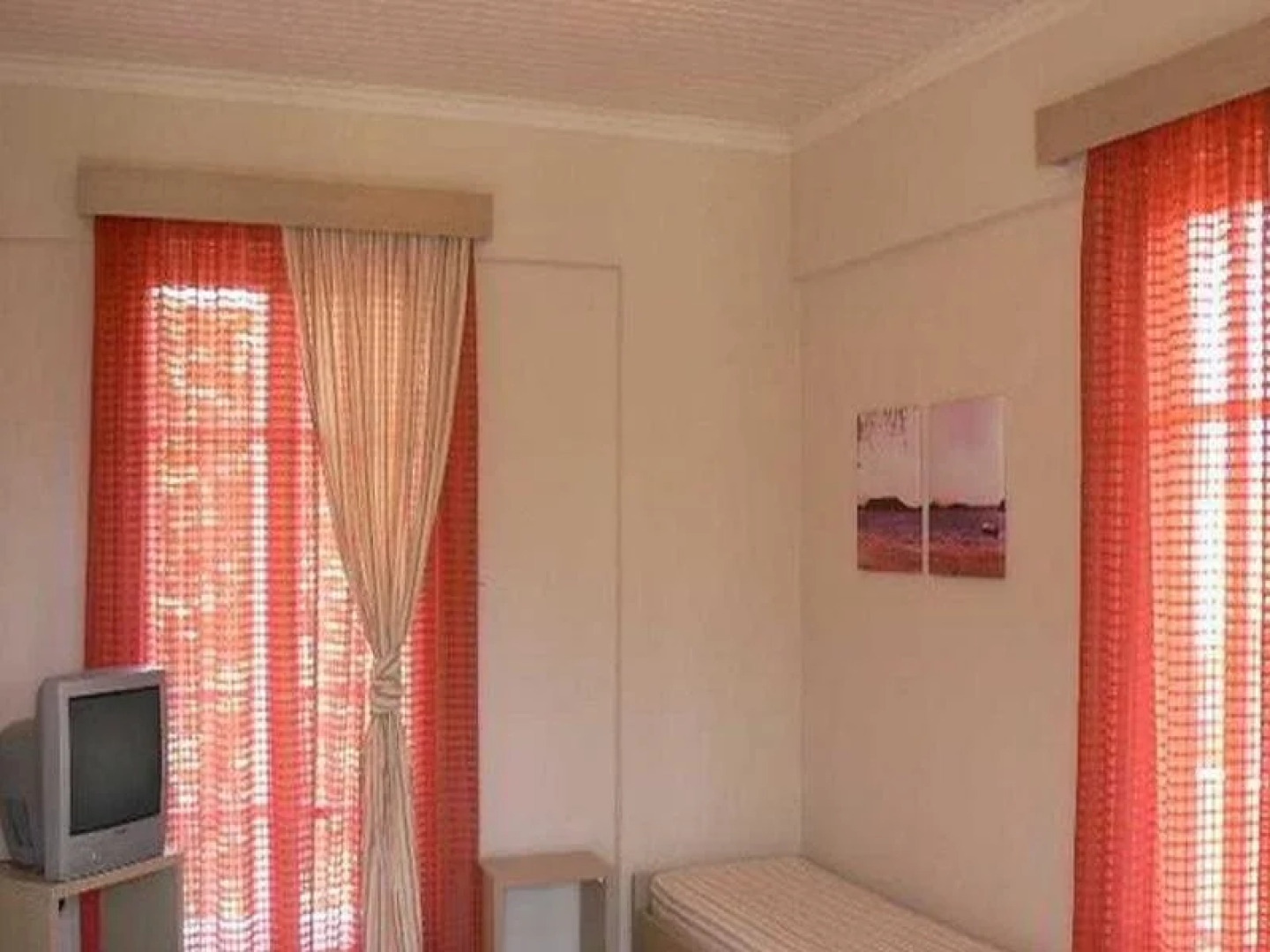 Happyland Hotel Apartments