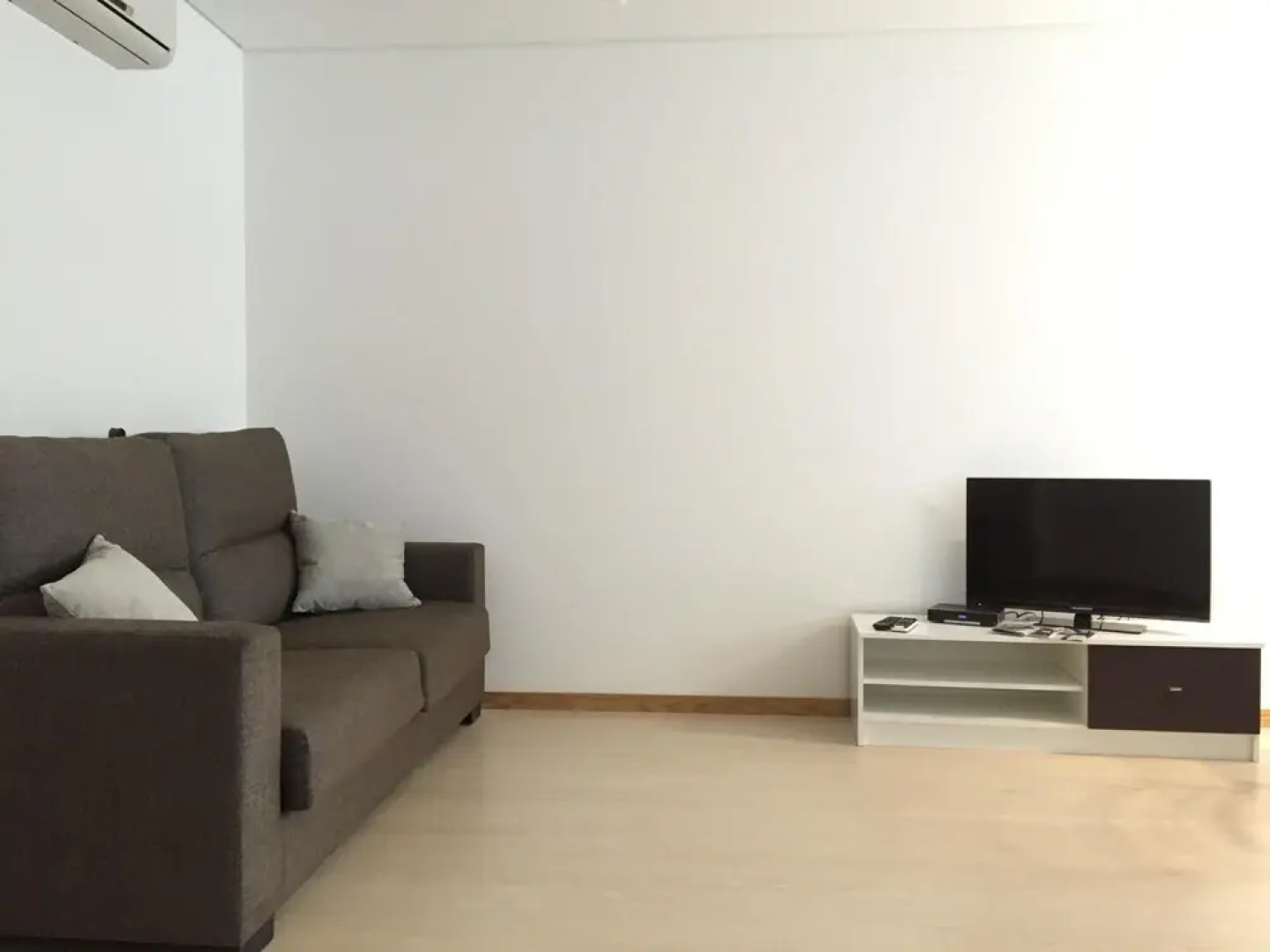 Galante Beach Apartment Wi-fi Private Parking