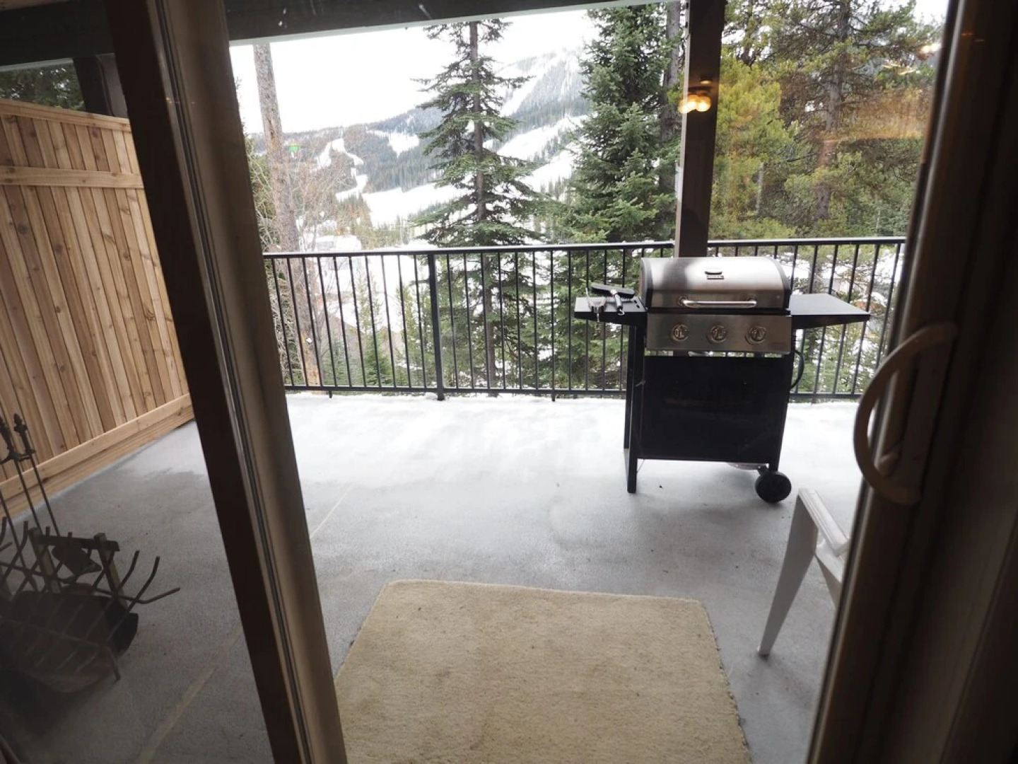 Clearview 803 2 Bedroom Condo by Redawning