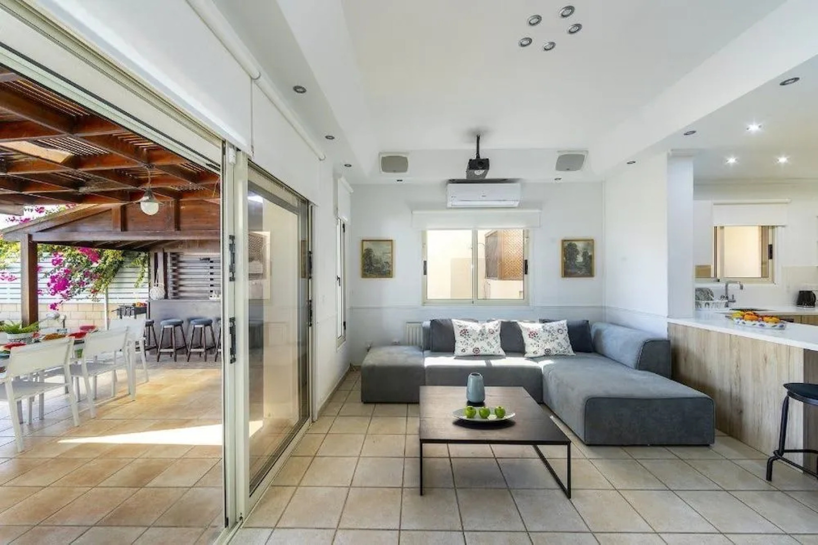 Meneou Beachfront Villa 5