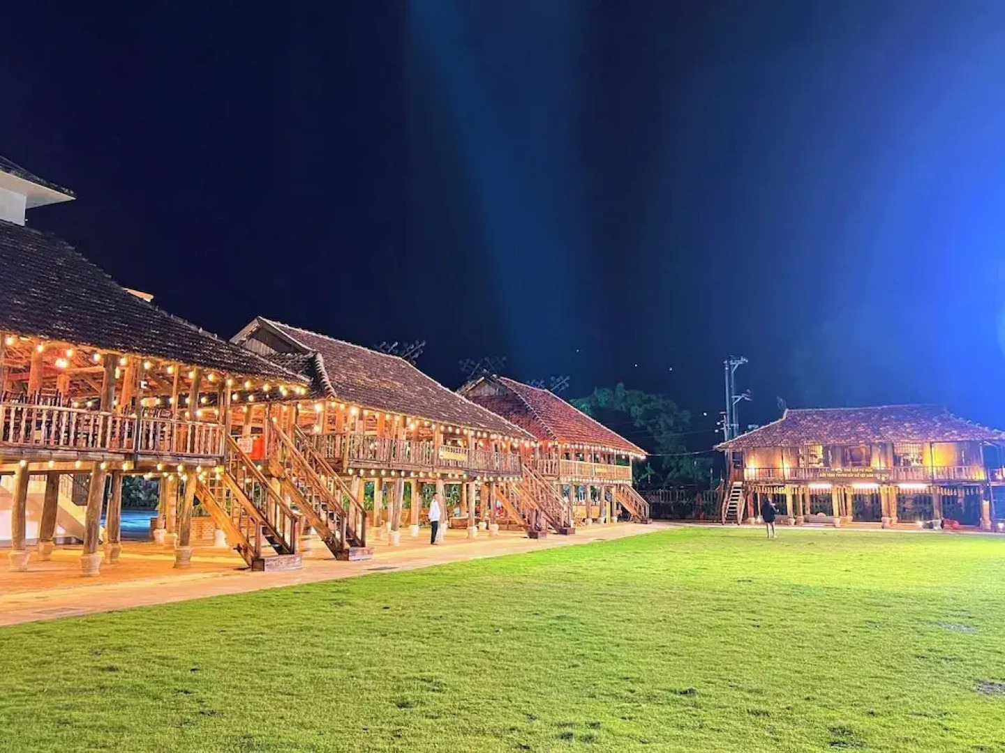 Mini Dien Bien Riverside Hotel - Lang Thai