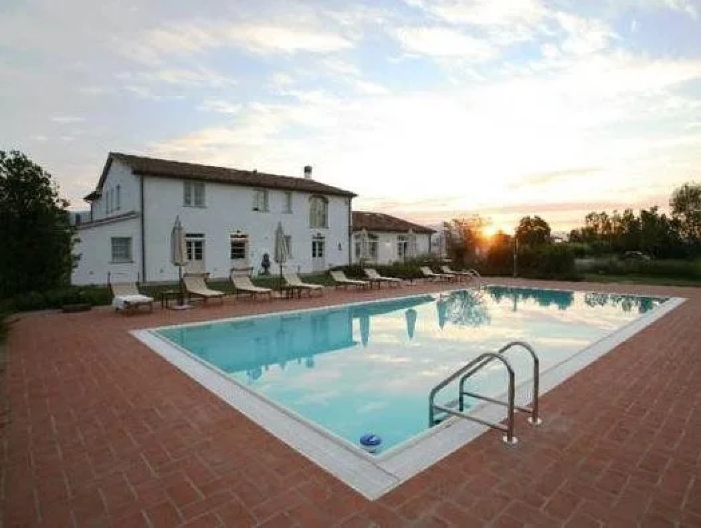 Alice Del Lago Country House