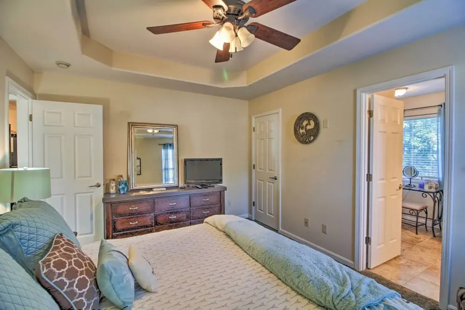 Pet-friendly Home w/ Yard: 9 Mi to Table Rock Lake