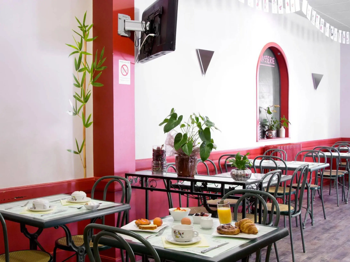 Logis Hotel De Paris