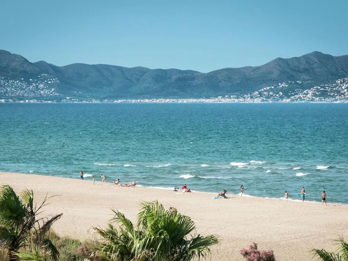 Ravishing Holiday Home near Beach in St. Pere Pescador