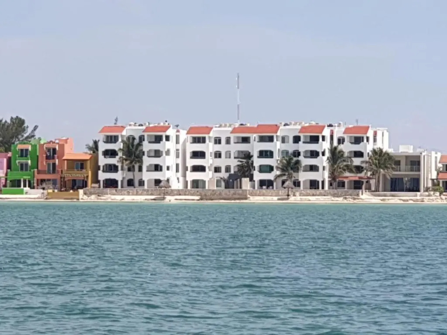 Carretera progreso a huaymitum, entrada Royal beach ll , km 12.2 Apartamento 2-4