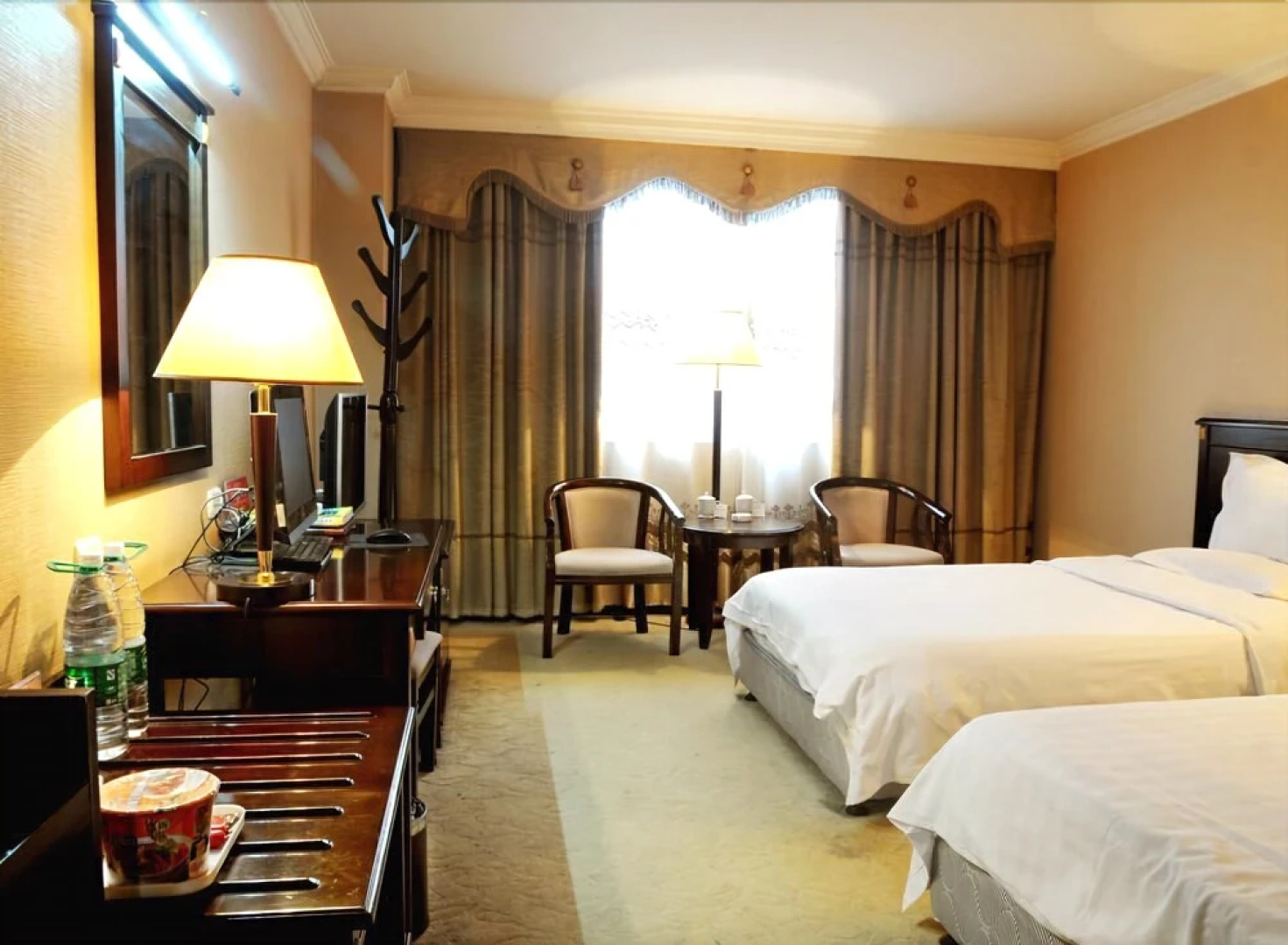 Peak Hotel