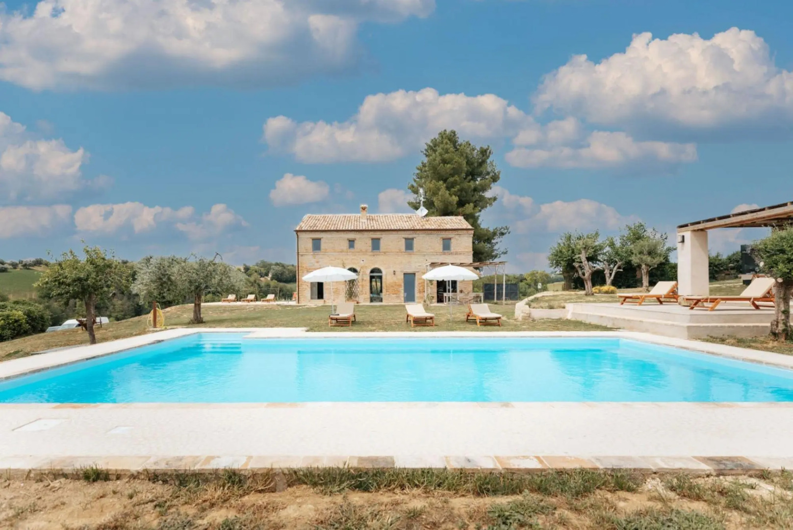 Charm and well-being in a rural setting. Dedicated to all those who seek comfort and style but love-Casa Rurale Botonto
