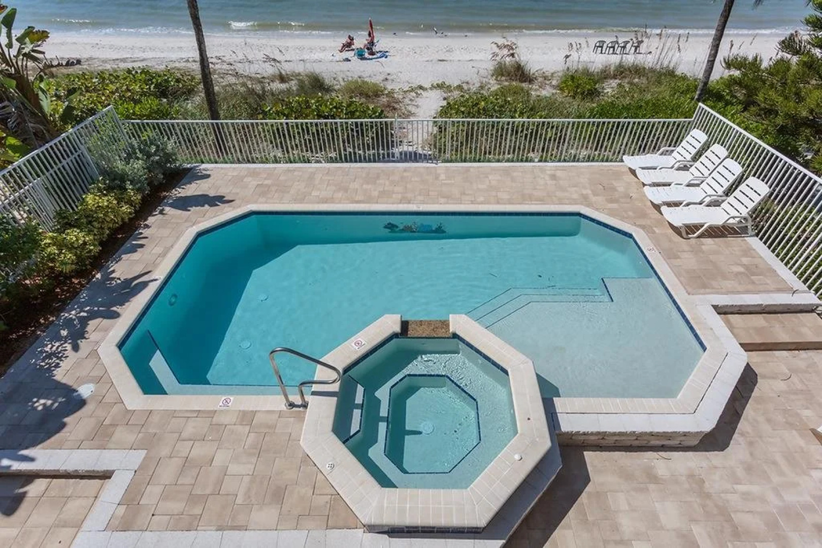 Brightmore Gulf Front 5 Br home by RedAwning