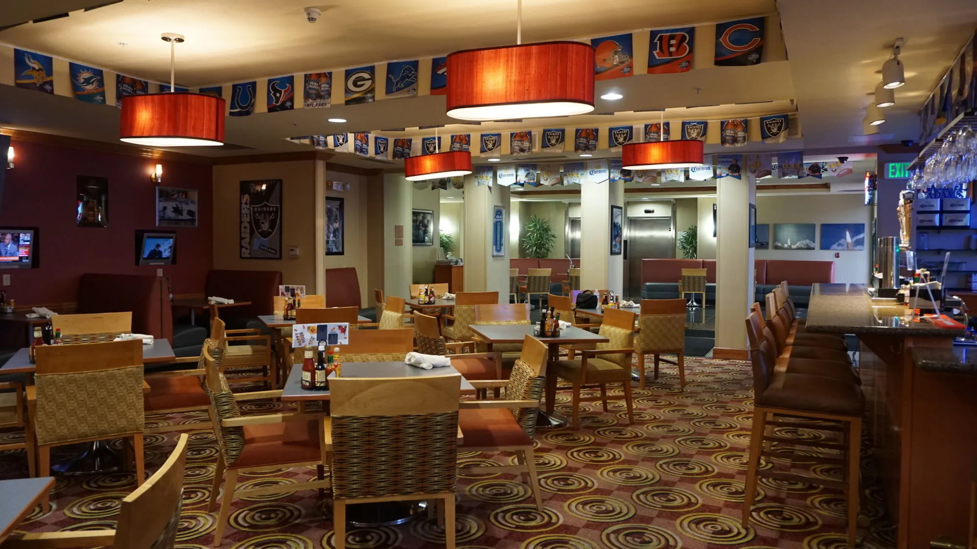 Holiday Inn & Suites Oakland Airport by IHG