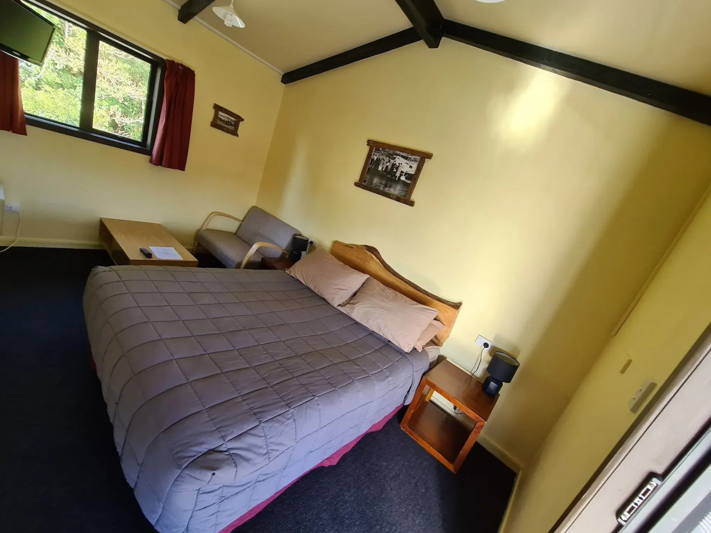 Chateau Backpacker & Motels