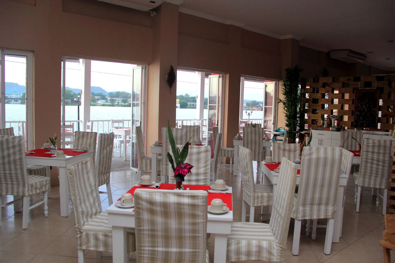 Ramada Tikal Isla De Flores Hotel