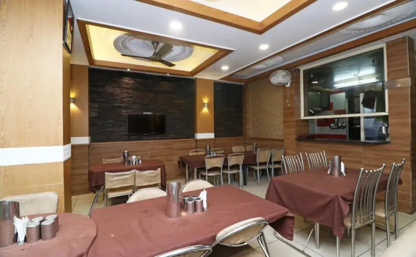 Hotel Saket By OYO Rooms