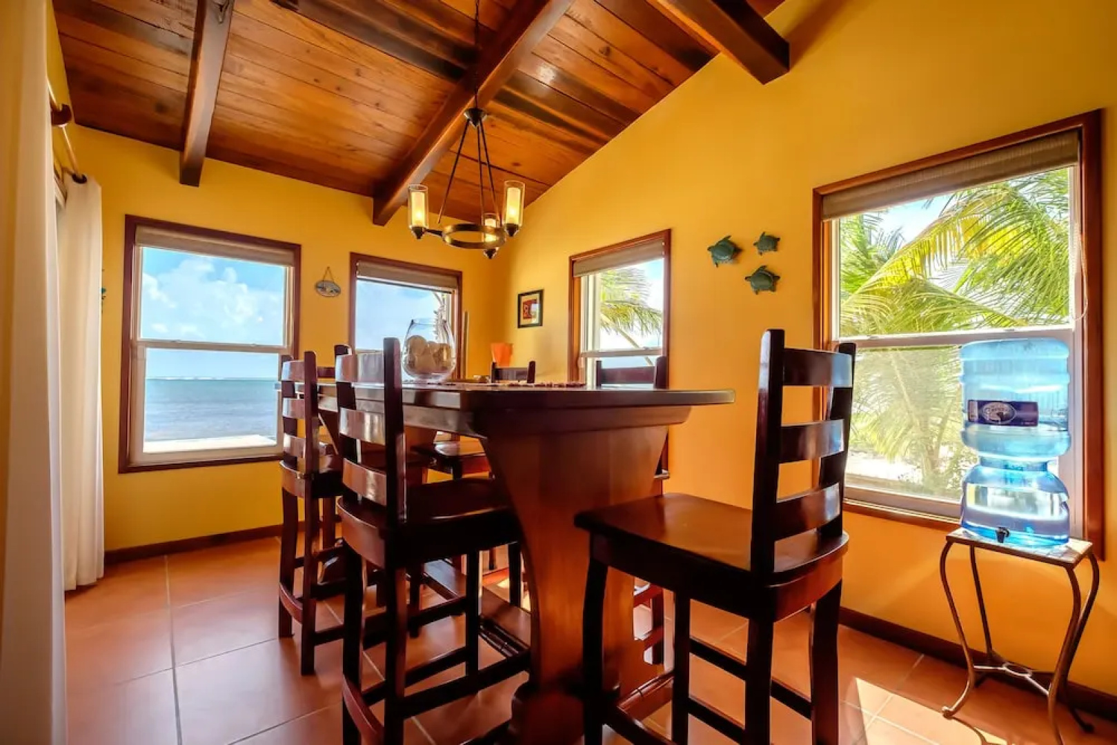 Casa De Bonita 4 Bedroom Home by RedAwning