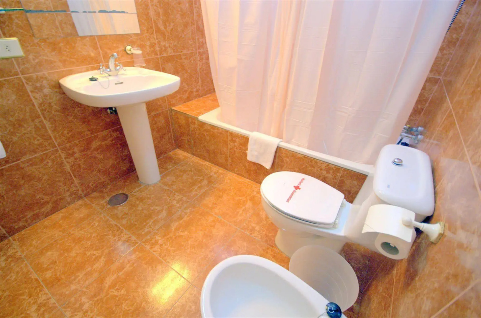 Hotel Adonis Capital