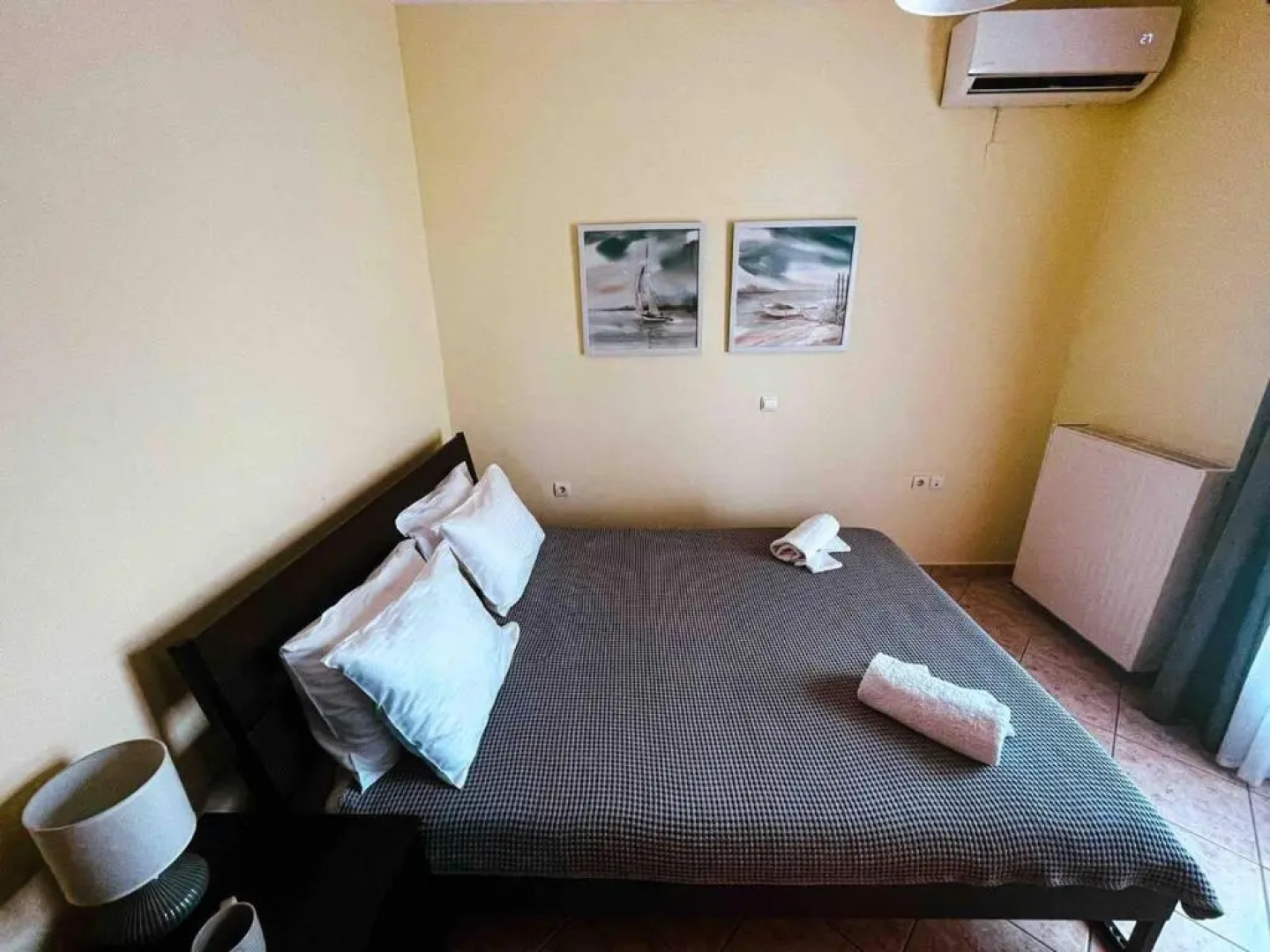 2 Bed House - Sleeps 5 - Garden - Parking - Wifi