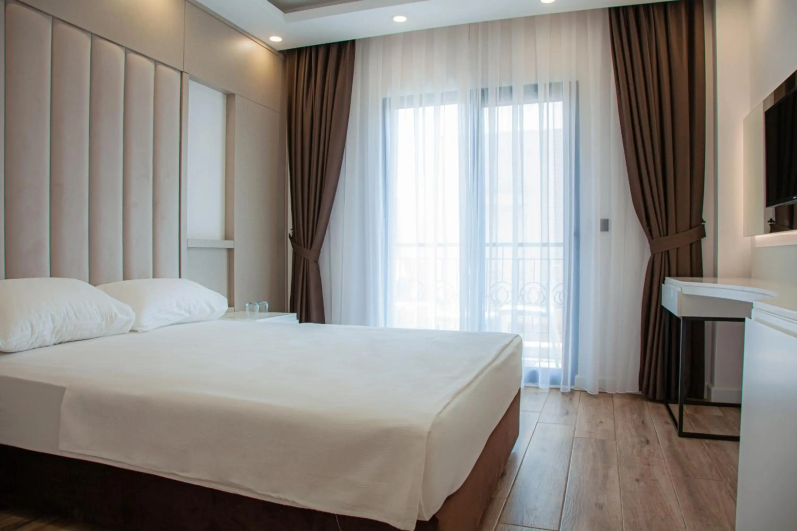 Flower Hotel