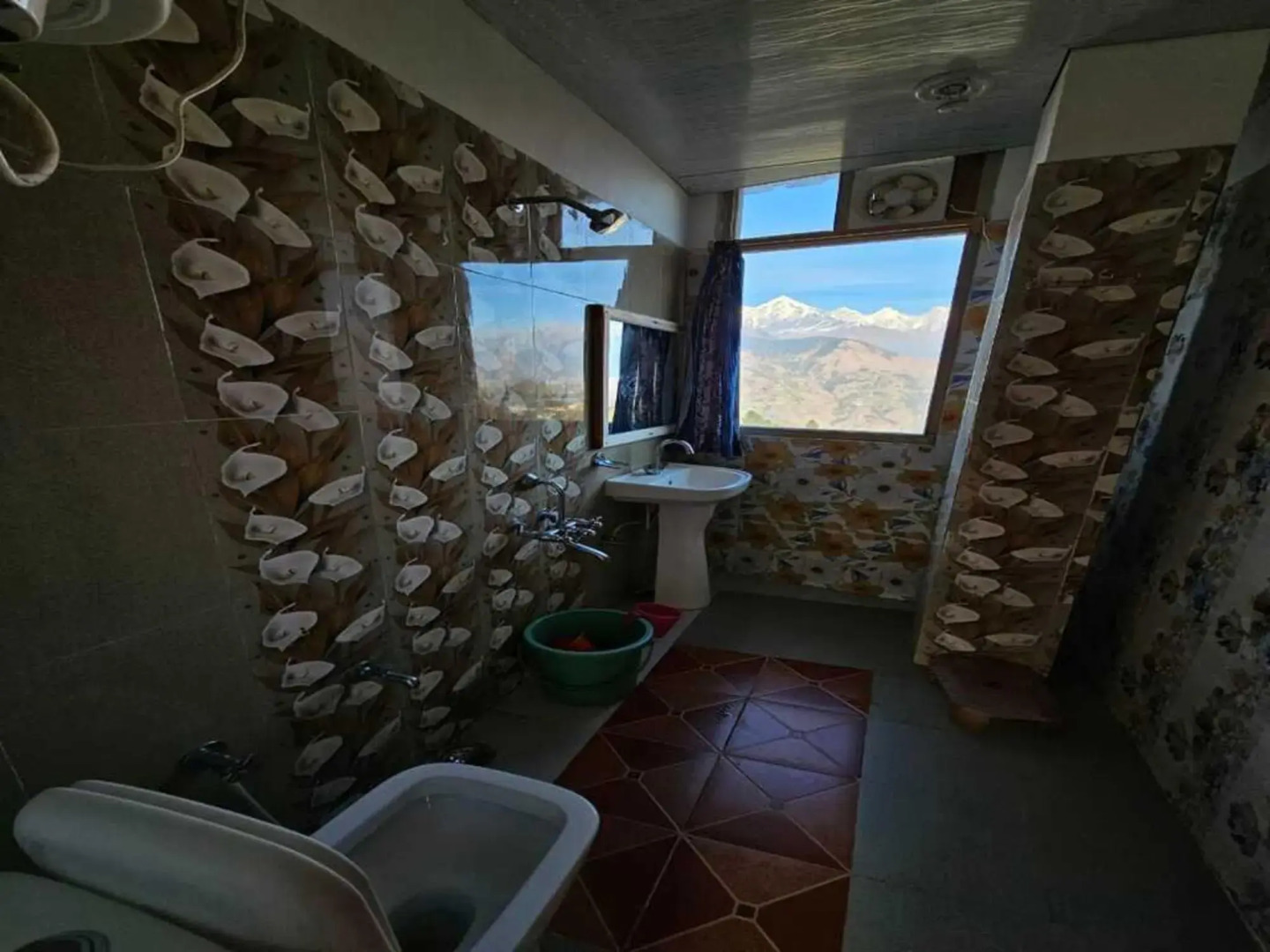 Goroomgo Pandey Lodge Munsiyari