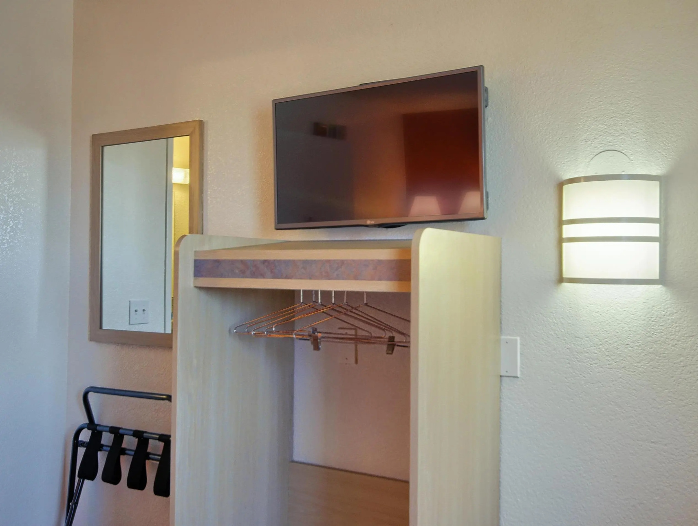 Motel 6 Fresno - Blackstone South