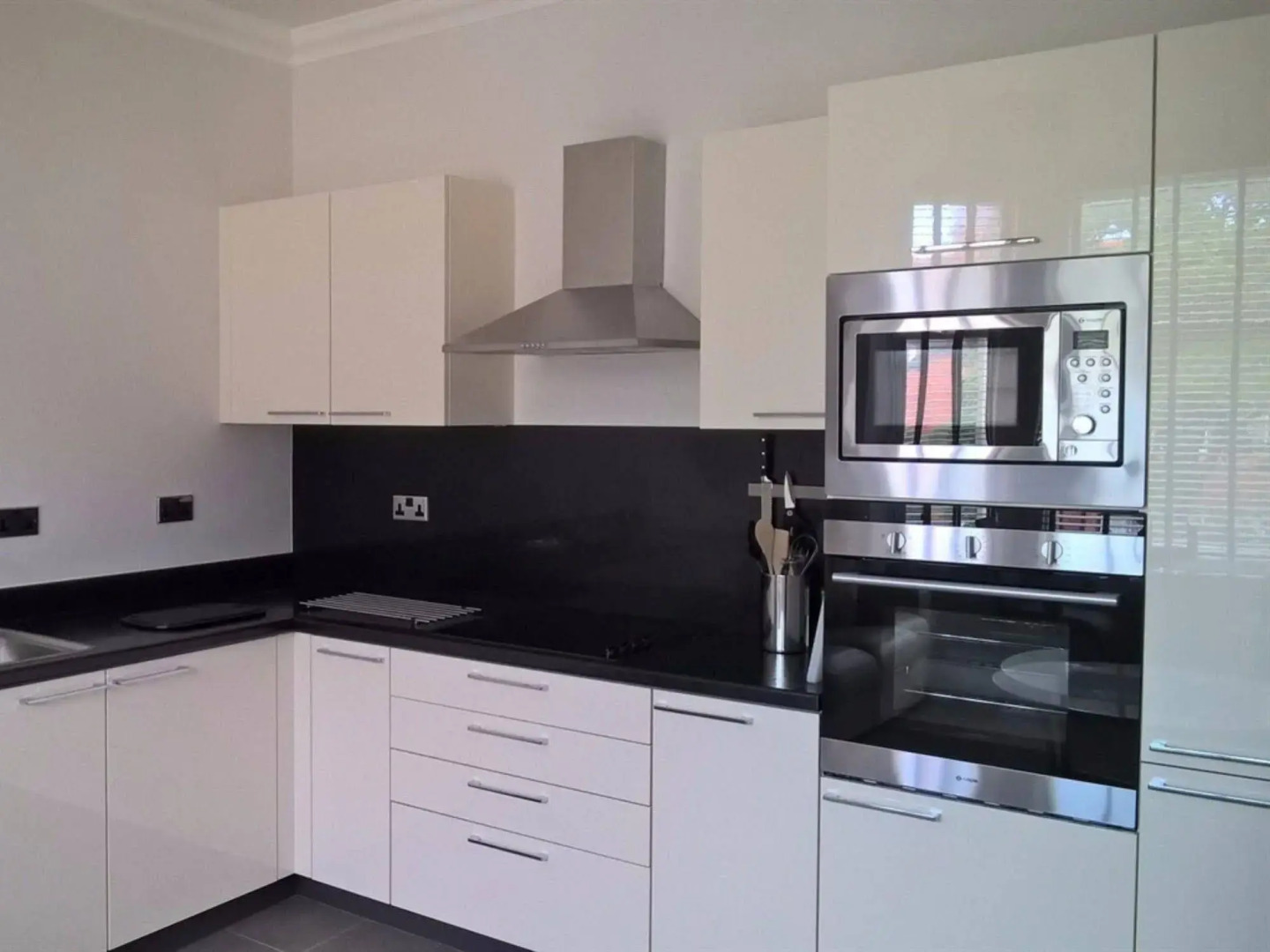 Paramount Apartments