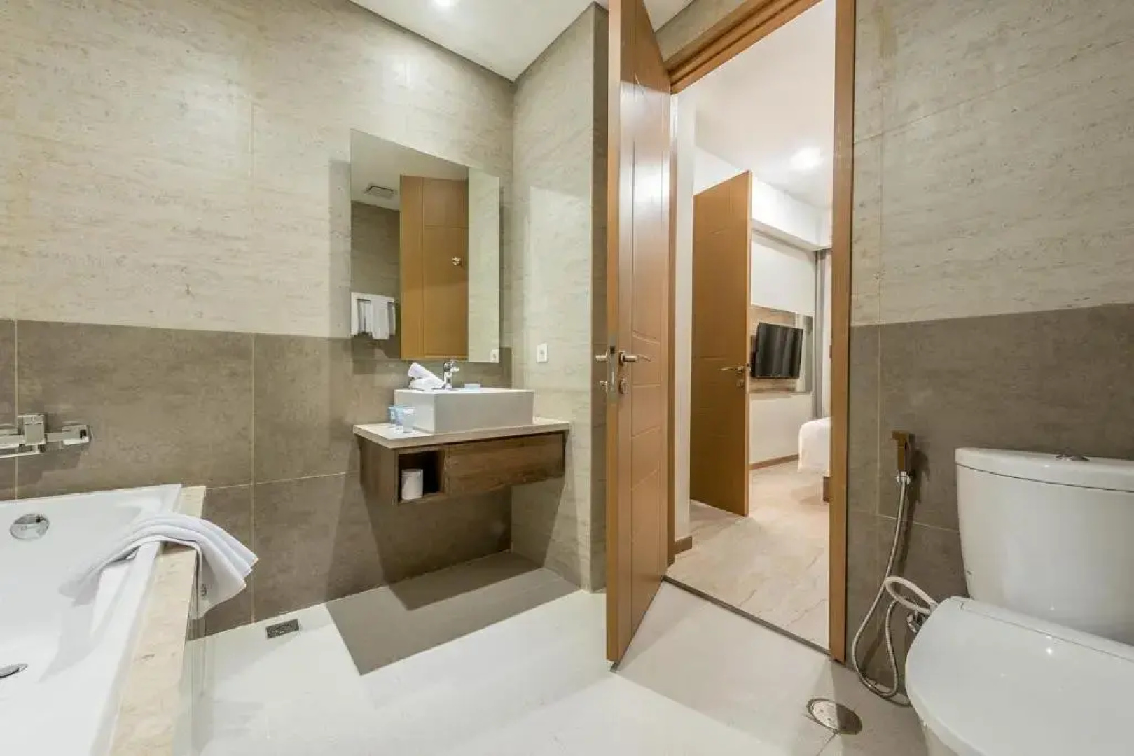 Grande Valore Hotel & Serviced-Apartment