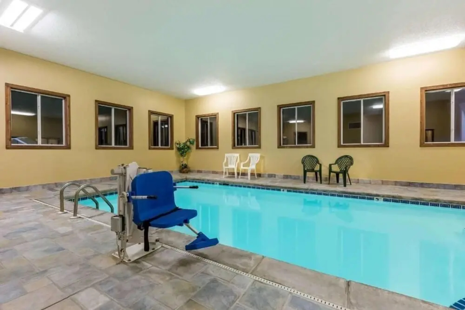 Western Inn & Suites