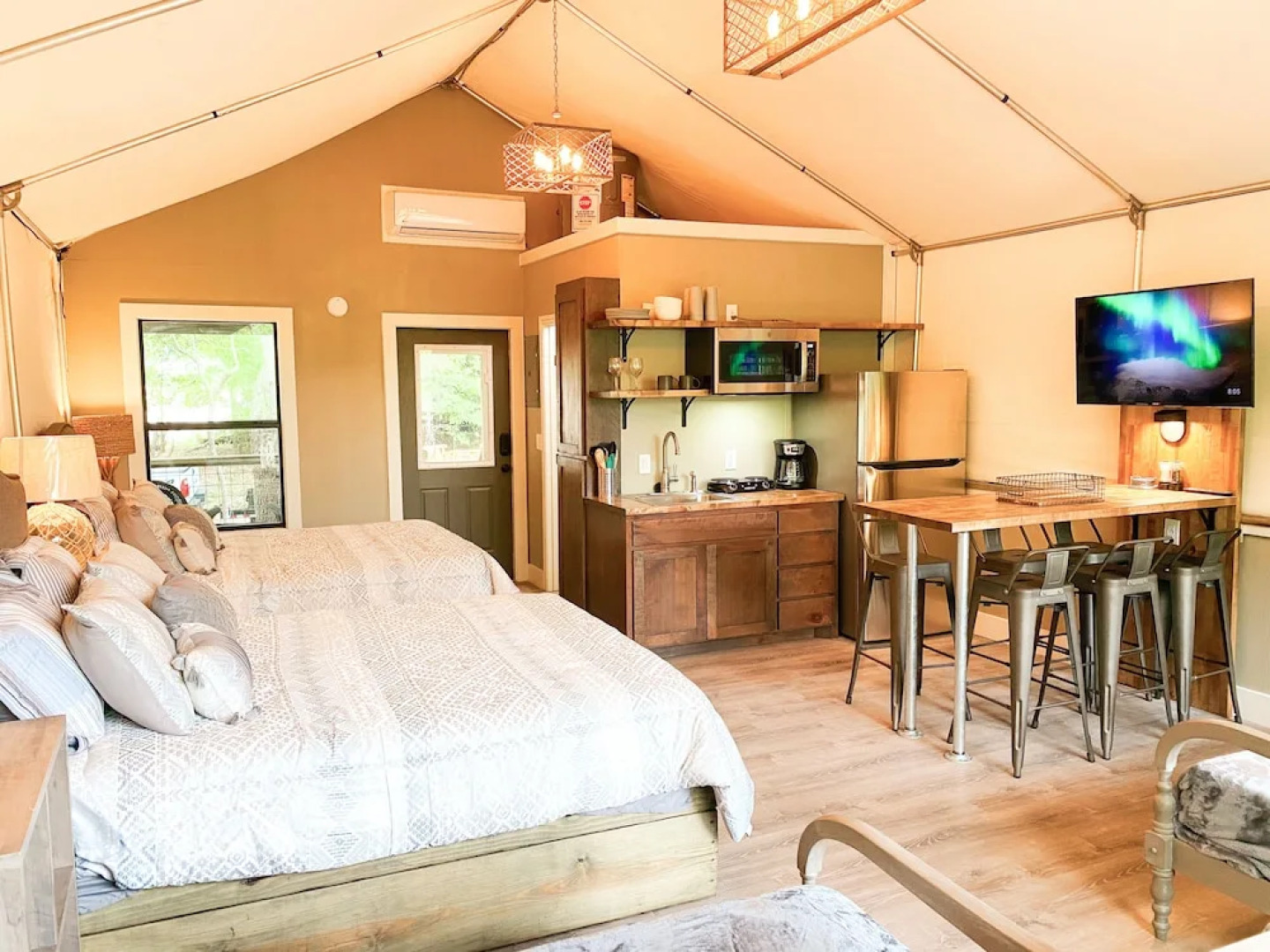 14 Son's Geronimo - Birdhouse Cabin