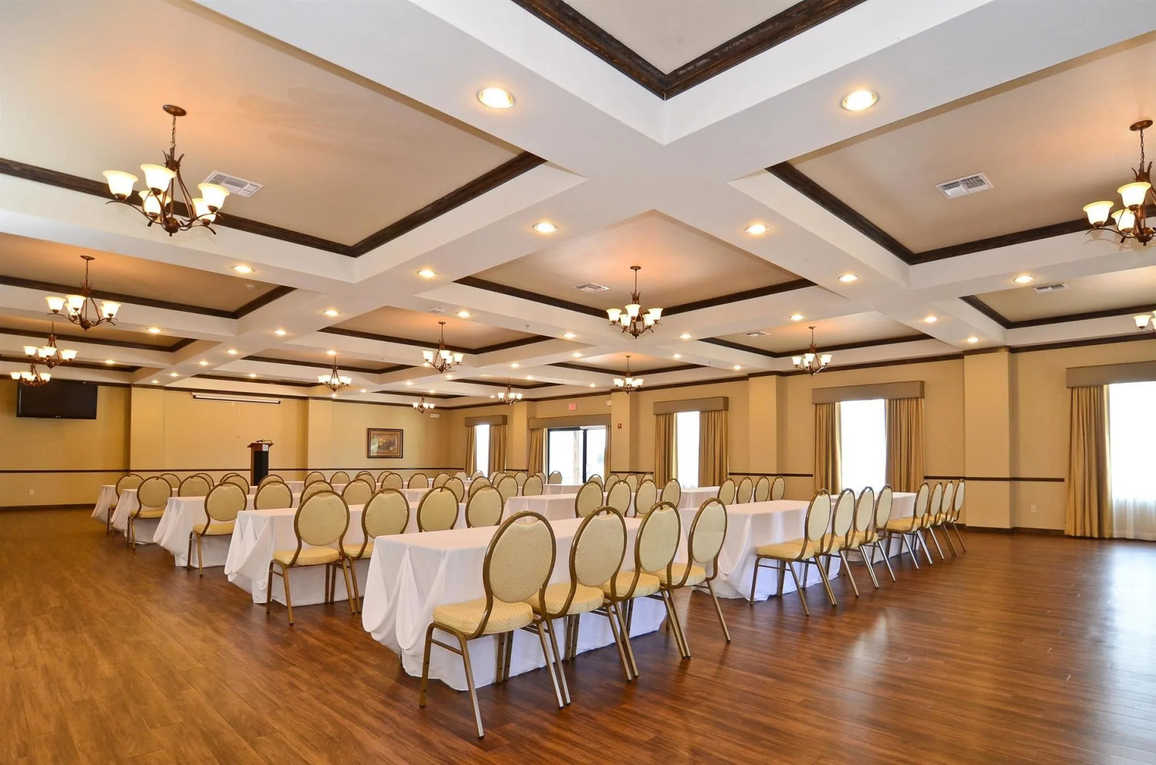 Best Western Plus Emory At Lake Fork Inn & Suites