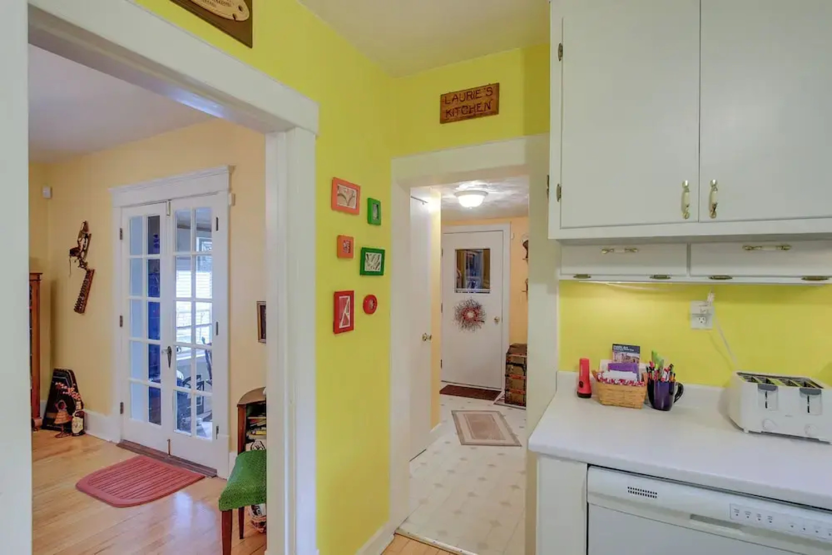 Historic Home w/ Sunroom - 5 Mi to Lambeau Field!