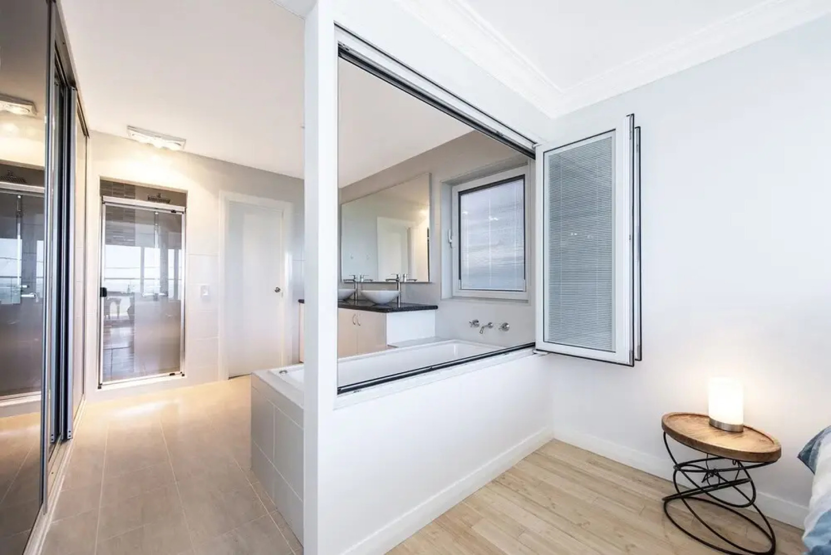 Ocean Sunset - Luxury Apartment With Ocean Views