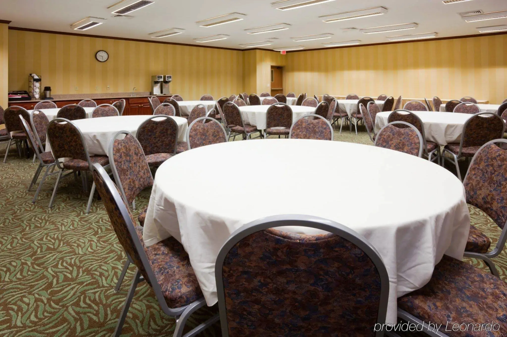 Holiday Inn Express & Suites Sioux Falls At Empire Mall by IHG