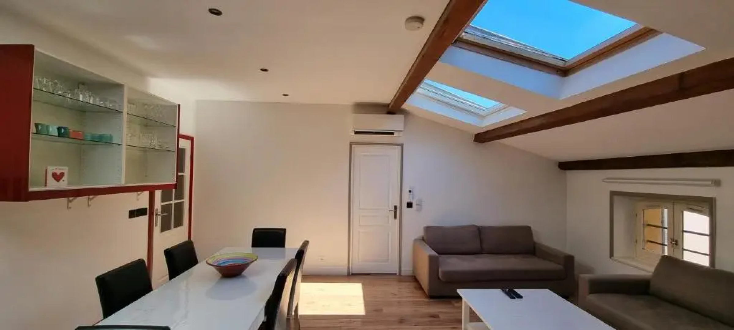 Chambre d'Hôtes sde, wc privé climatisé dans loft 80m2 Espace commun avec les habitants Salon et cuisine