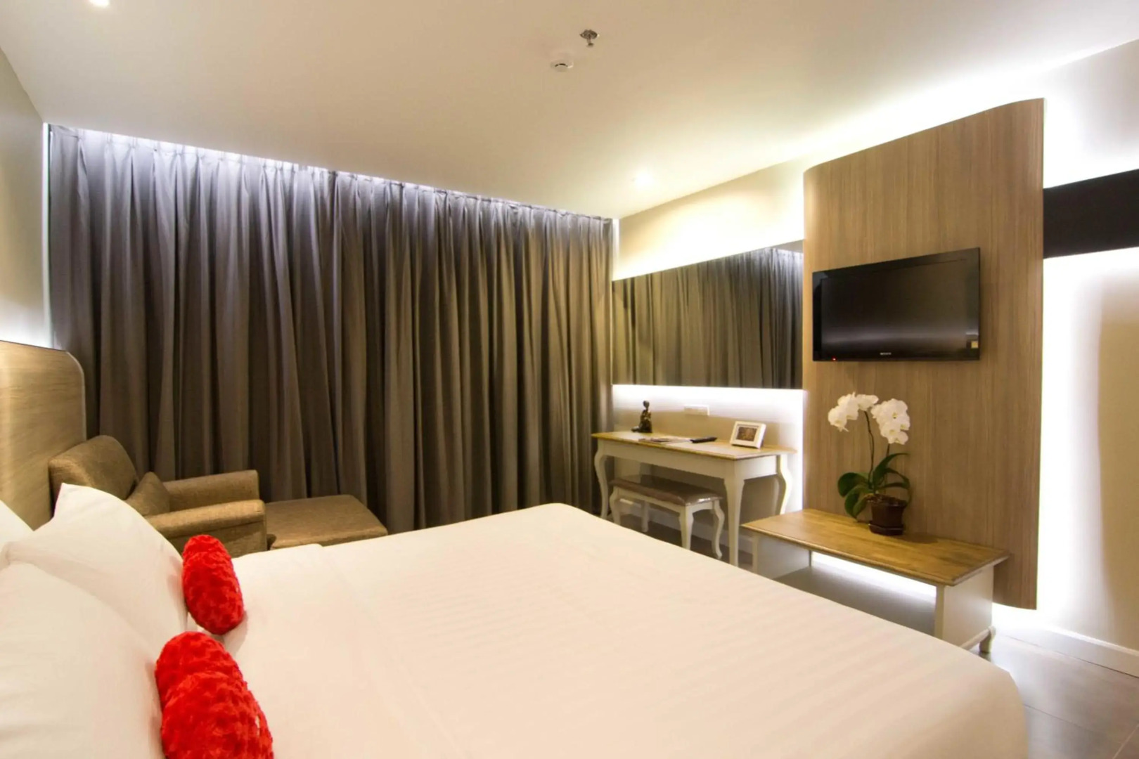 Sea Me Spring Too Hotel