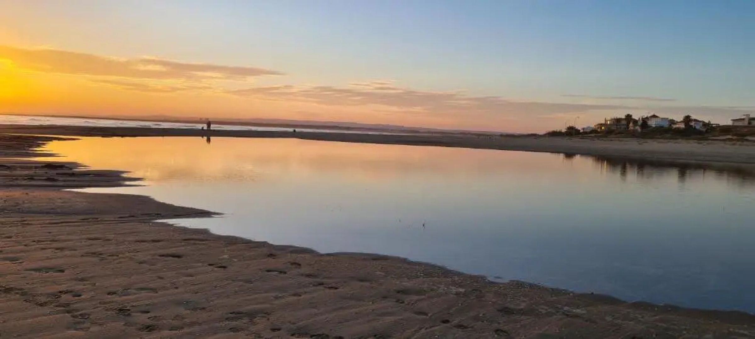 Mirando al mar y lleno de luz VFT/HU/01857