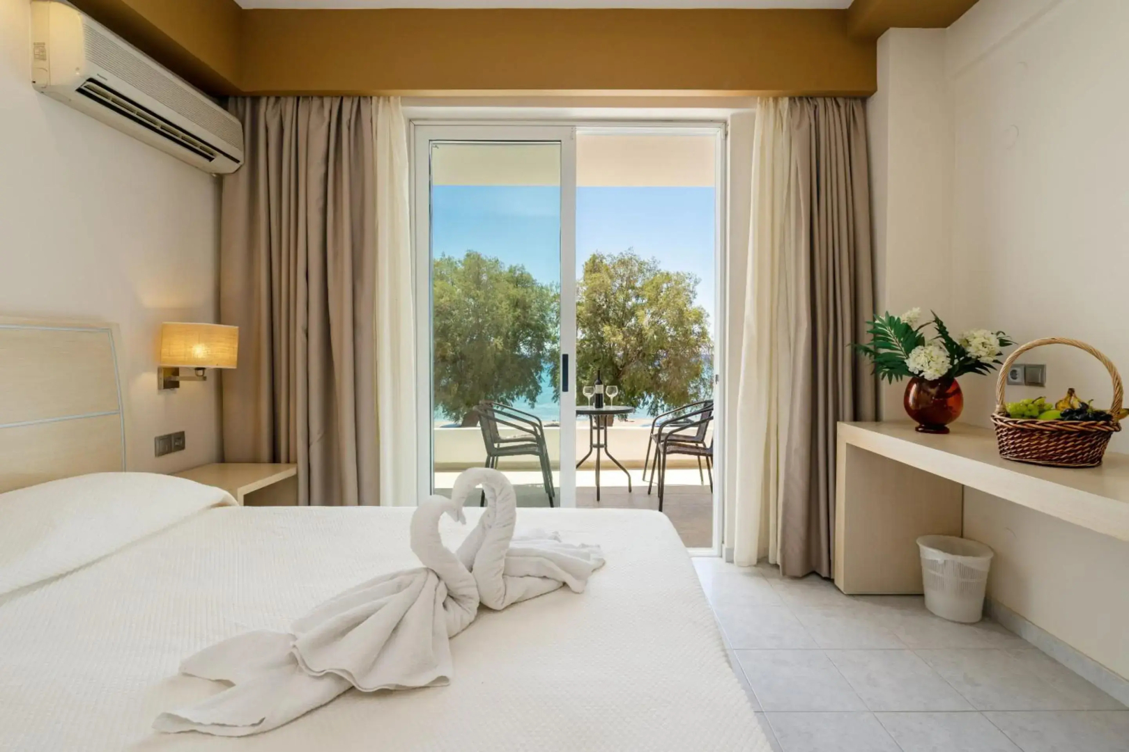 Kamari Beach Hotel - All inclusive