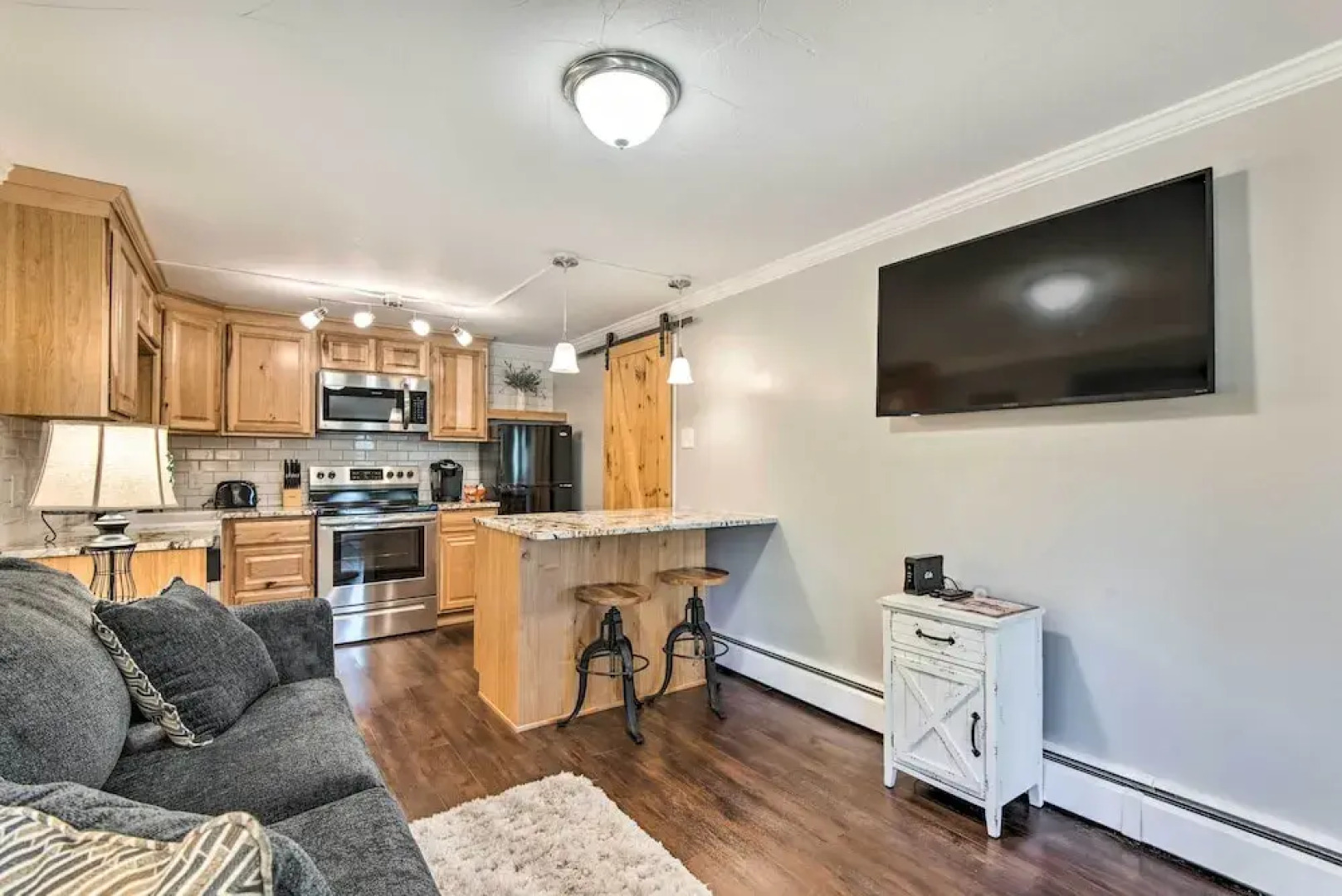 11 Mi to Denver Zoo: Lakewood Studio w/ Fire Pit!