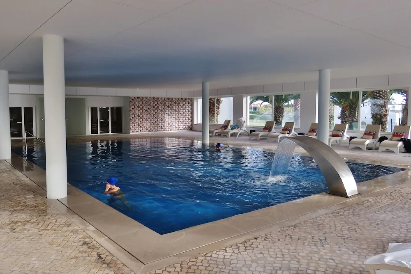 Supertubos Beach Hostel